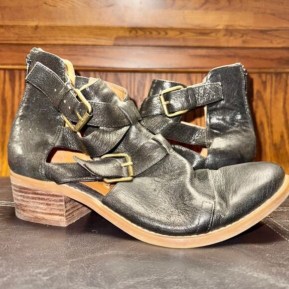 Nine West Women's Waterloo Buckle Detail Wedge Heel Booties Black - Size 9 - Picture 3 of 8